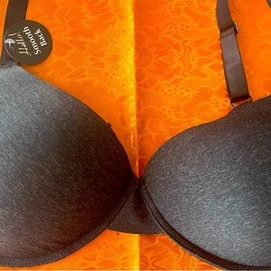 Bras size 42D never been worn